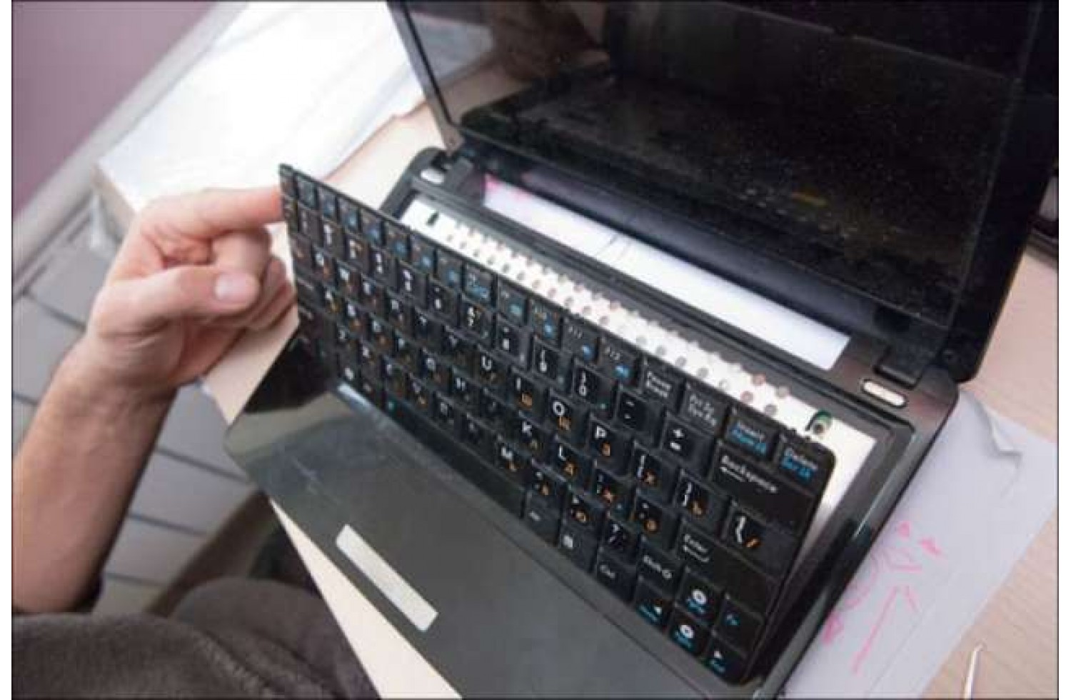 Ремонт клавиатуры ноутбука Emachines в Клину, Московская область замена клавиш клавиатур цена
